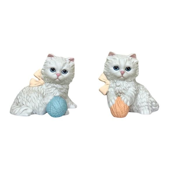 Homco Blue Eyed White Kittens Playing With Yarn Sitting Figurine Set - (1980's) - Picture 1 of 8